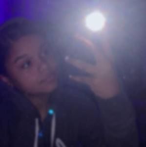 Meet your Posher, Alexis